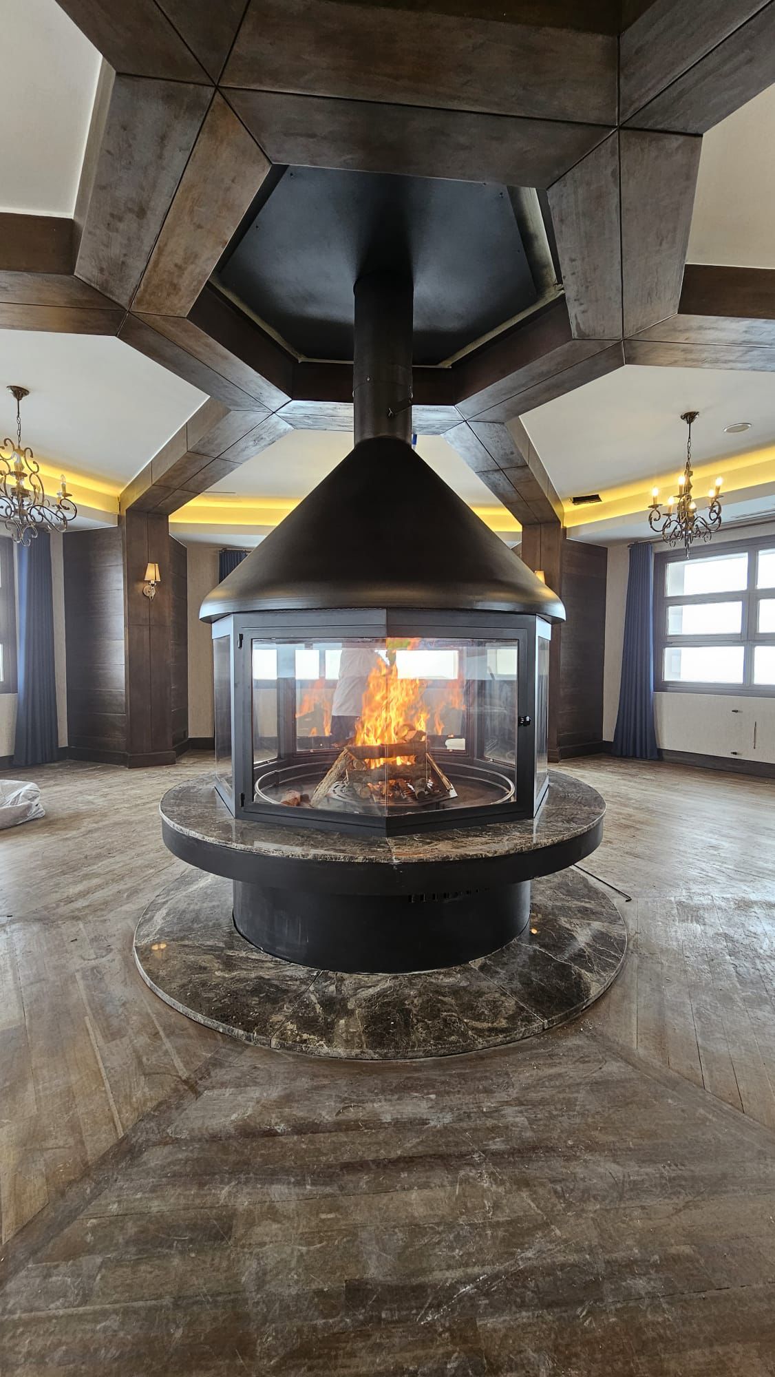 MERMERLİ ORTA ŞÖMİNE ODUNLU